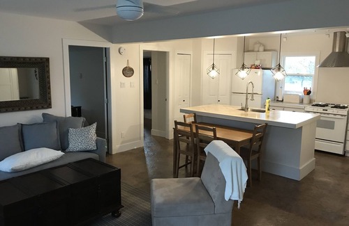 Okanagan-Similkameen House | Pet-Friendly Rear Suite at 10 Wren Place, Rated 9.2/10