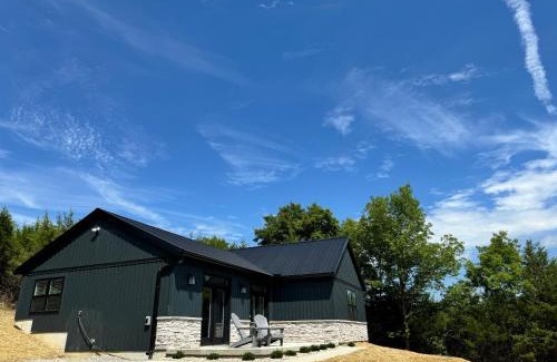 Dry Ridge House | Relaxing Retreat for Families Near Arkansas - The Cabin