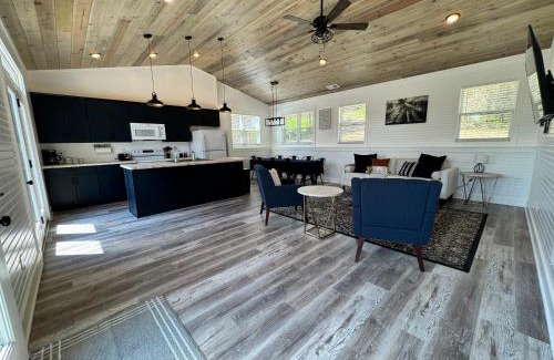 Dry Ridge House | Relaxing Retreat for Families Near Arkansas - The Cabin