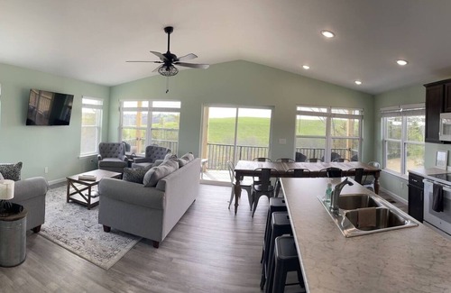 Dry Ridge House | 100 Acre Relaxing Retreat Near ARK- Four Houses Sleeps 36!
