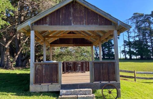 Bellawongarah House | Secluded Mountain Retreat: 100 Acres Just for You