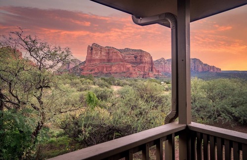 Oak Creek Condo | Inviting 2 Bedroom Condo Near Bell Rock with Kitchen & Breakfast