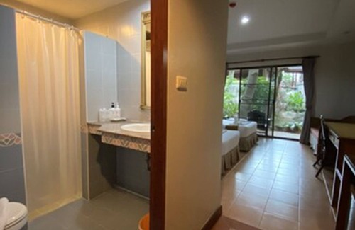Makham Tia Hotel | Discover 100 Islands Resort & Spa: Family-Friendly Bliss