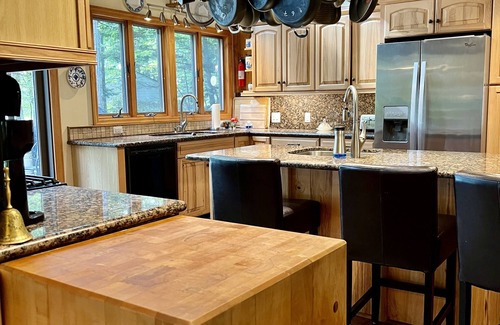 Swanton House | Beautiful Lakefront Retreat with Private Dock & Kayaks