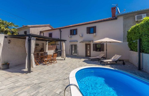 Milohnici Other | Spacious 3-Bedroom Retreat for 8 Guests with Pool Access