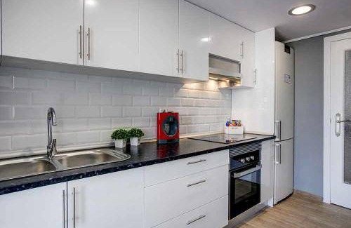 Grau i Platja Apartment | Spacious 3-Bedroom Apartment with Pool and Pet-Friendly Perks