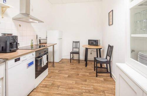 Eidelstedt Apartment | Spacious 2-Bedroom Apartment for Large Groups