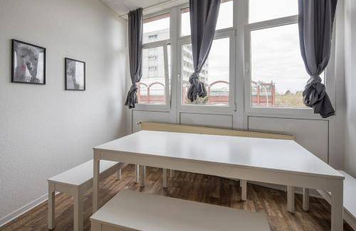 Eidelstedt Apartment | Spacious 2-Bedroom Apartment for Large Groups