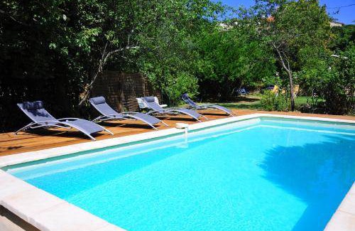 Baron Bed & Breakfast | Spacious Bed and Breakfast for 6 with Private Pool