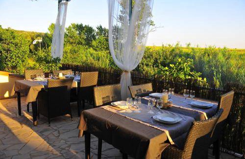 Baron Bed & Breakfast | Spacious Bed and Breakfast for 6 with Private Pool
