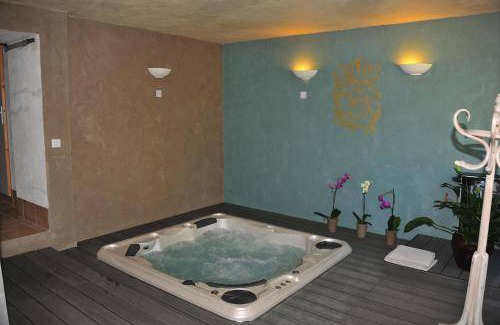 Baron Bed & Breakfast | Spacious Bed and Breakfast for 6 with Private Pool