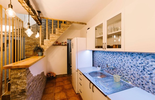 Novi Sad Apartment | Bright and Accessible 100 m² Apartment with Breakfast