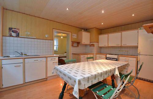 Suhl Hostel | Eco-Friendly Hostel with Kitchen & Pet-Friendly Amenities