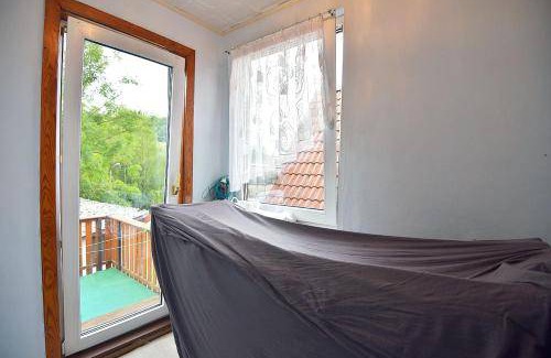 Suhl Hostel | Eco-Friendly Hostel with Kitchen & Pet-Friendly Amenities