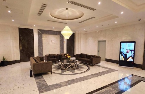 Doha House | Cozy 100 m² House with Pool & Kitchen for a Memorable Stay