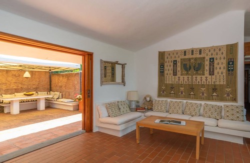Portobello House | Spacious 4-Bedroom Escape with Private Pool for 8 Guests