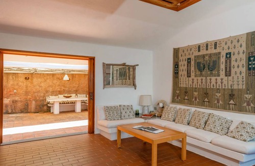 Portobello House | Spacious 4-Bedroom Escape with Private Pool for 8 Guests