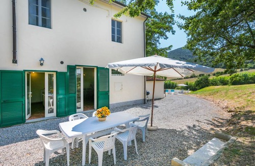 Rosignano Marittimo Villa | Spacious Villa with Pool - Perfect for Families & Pets
