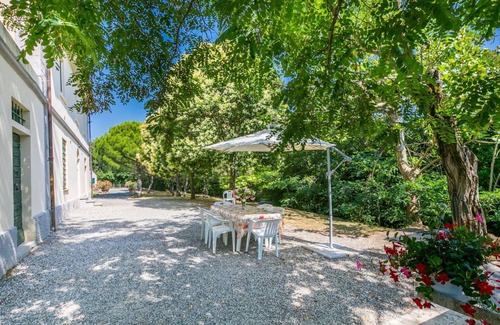 Rosignano Marittimo Villa | Spacious Villa with Pool - Perfect for Families & Pets