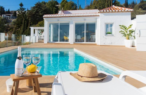 Almunecar Villa | Spacious 1-Bedroom Villa with Private Pool for Up to 6 Guests