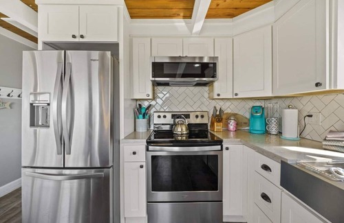 Moclips House | Steps to the Beach: Breathtaking Views and Amenities