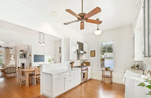 Koloa House | 100 year Hawaiian Plantation Managers Home private pool air condition 3 Acres