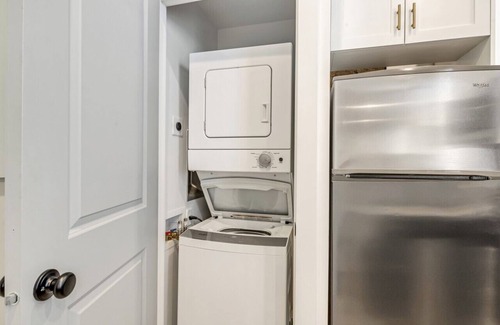 Downtown Salt Lake City Apartment | Historic Charm Minutes from Downtown with Family-Friendly Amenities