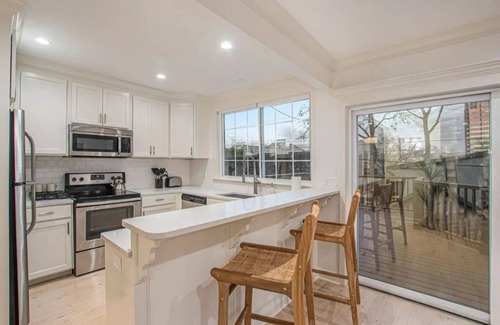 West Plaza House | Historic Craftsman Retreat - Steps from Plaza & Westport