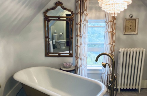 Gananoque Bed & Breakfast | Relaxing Stay at 1000 Islands B&B – The Bulloch House
