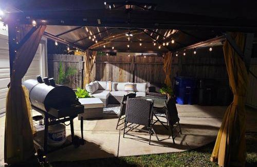 Clarkdale House | Spacious 5-Star House with Kitchen for Up to 16 Guests