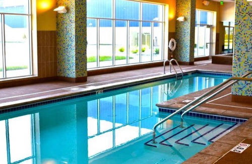Quad Cities Resort | Pet-Friendly Resort with Pool & Spa for 127 Guests