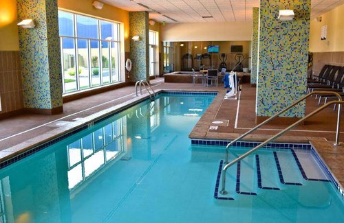 Quad Cities Resort | Pet-Friendly Resort with Pool & Spa for 127 Guests