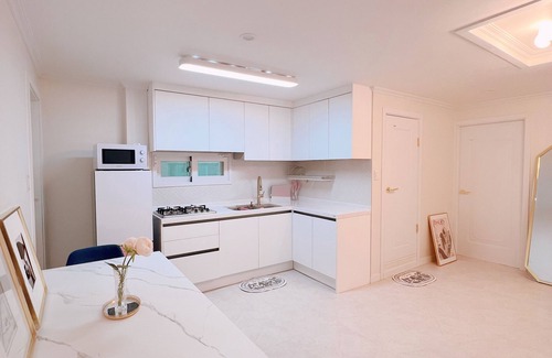 Seongsu House | Exclusive 1000 sqft Accommodation Near Seongsu Station