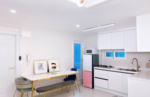 Seongsu House | Exclusive 1000 sqft Accommodation Near Seongsu Station