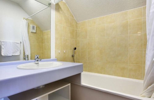 Montgellafrey Apartment | 100m from ski lifts, balcony, parking, tv, ski locker, 37-45m², Saint-François Longchamp