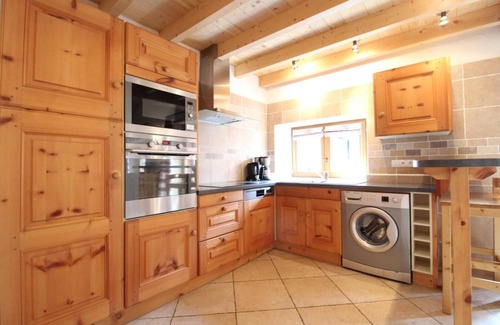 Val Cenis Apartment | Cozy Ski Retreat in Val Cenis with Balcony & Pet-Friendly