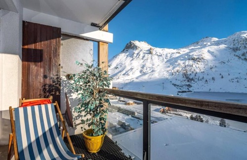 Tignes le Lac Apartment | 100m from resort center, 5th floor, view lake, tv, ski locker, 85m², Tignes