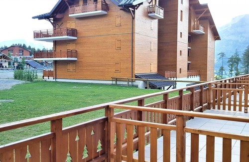 La Joue du Loup Apartment | Convenient Getaway Near La Joue du Loup with Terrace