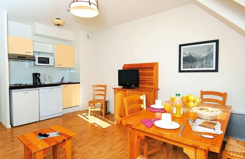 Bagneres-de-Luchon Apartment | 100m from ski lifts, tv, ski locker, 56m², Luchon-Superbagnères
