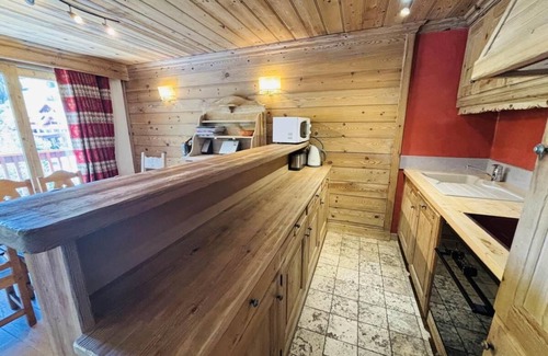 Meribel Centre Apartment | Convenient Méribel Escape with Balcony and Spa Access
