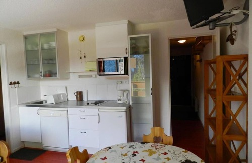 Le Pleynet Apartment | Convenient Ski Retreat Near Les 7 Laux with Great Amenities