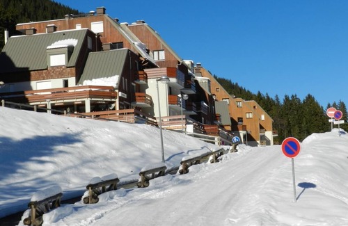 Le Pleynet Apartment | Convenient Ski Retreat Near Les 7 Laux with Great Amenities