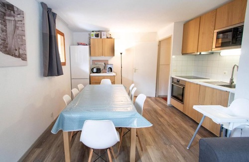 Valfrejus Apartment | Cozy Retreat in Valfréjus with Balcony and Pet-Friendly Amenities