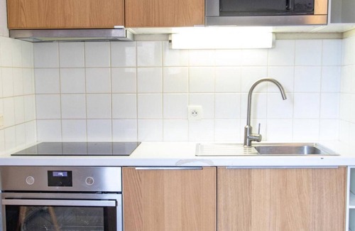 Valfrejus Apartment | Cozy Retreat in Valfréjus with Balcony and Pet-Friendly Amenities