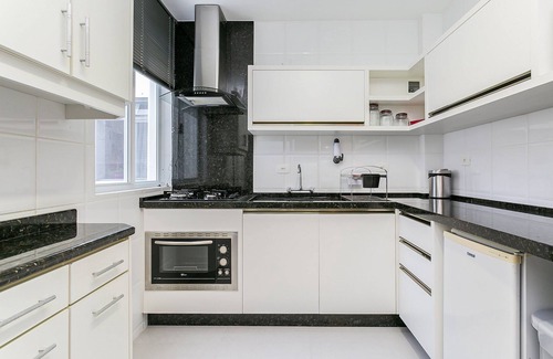 Ingleses Norte Apartment | Beachside Retreat with BBQ Balcony & Family-Friendly Amenities