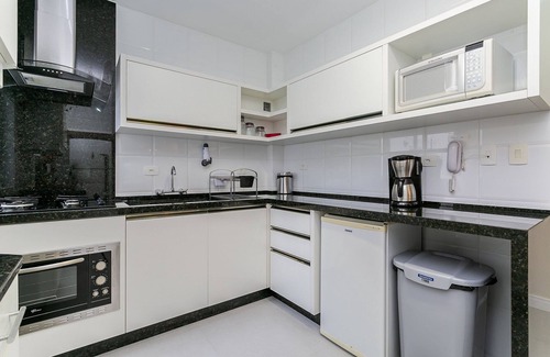 Ingleses Norte Apartment | Beachside Retreat with BBQ Balcony & Family-Friendly Amenities