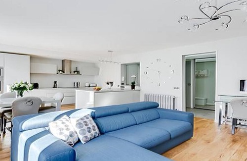 Chaillot Apartment | Experience Spectacular Living Near Avenue George V