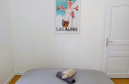 Quartier Chorier-Berriat Apartment | Renovated Apartment: 9.5/10 Rating, Near Tram & Clinic