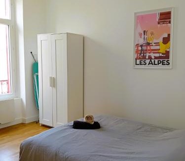 Quartier Chorier-Berriat Apartment | Renovated Apartment: 9.5/10 Rating, Near Tram & Clinic