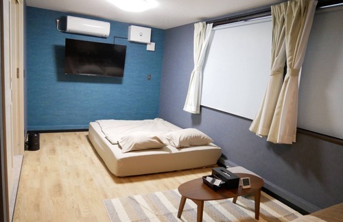 Amami Hotel | Relax at 101 Rooms HOOD Inn with Private Sauna & Breakfast